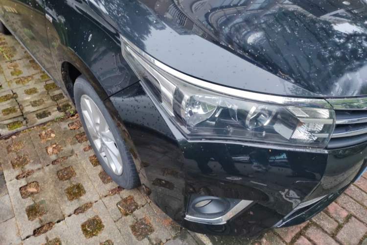 Used Toyota Corolla 2014 1.6L CVT GLX-i Right Front Headlight