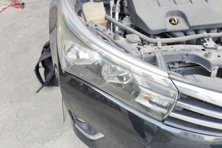 Used Toyota Corolla 2014 1.6L CVT GL Right Front Headlight