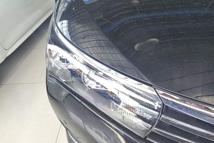 Used Toyota Corolla 2014 1.6L CVT GL-i Right Front Headlight