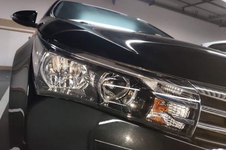 Used Toyota Corolla 2014 1.6L CVT GL Right Front Headlight