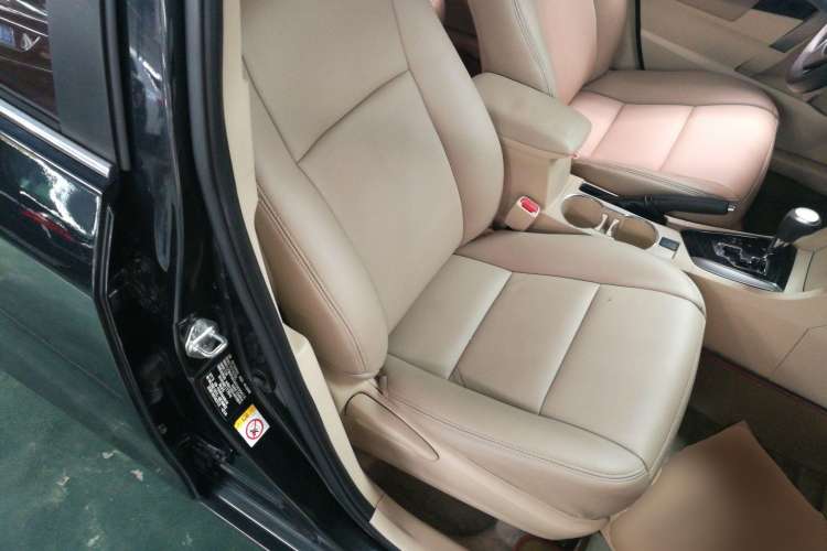 Used Toyota Corolla 2014 1.6L CVT GL Right Front Seat