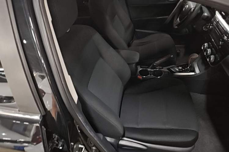 Used Toyota Corolla 2014 1.6L CVT GL Right Front Seat