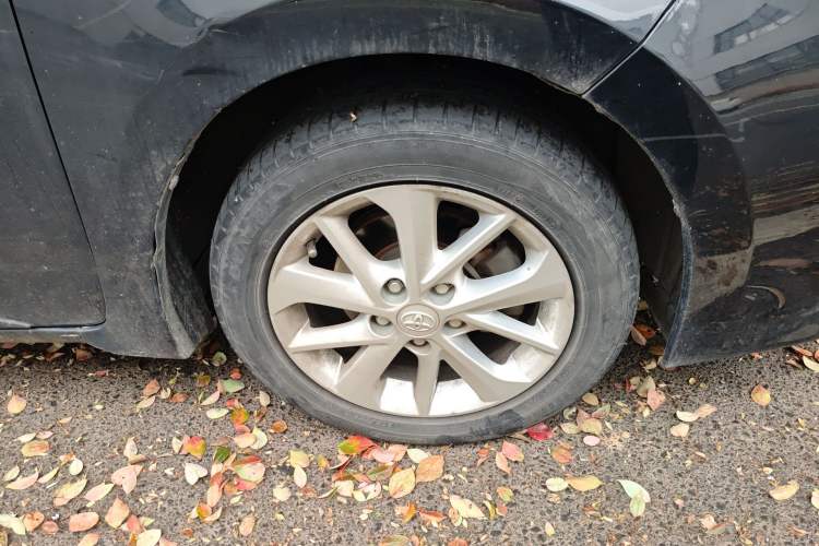 Used Toyota Corolla 2014 1.6L CVT GL-i Leather Edition Right Front Wheel Hub