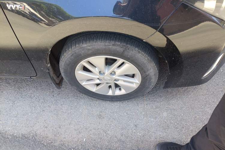 Used Toyota Corolla 2014 1.6L Manual GL Right Front Wheel Hub