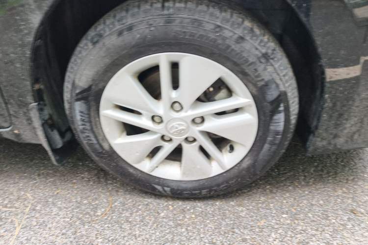 Used Toyota Corolla 2014 1.6L CVT GL Right Front Wheel Hub
