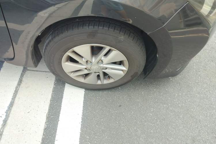 Used Toyota Corolla 2014 1.6L Manual GL Right Front Wheel Hub