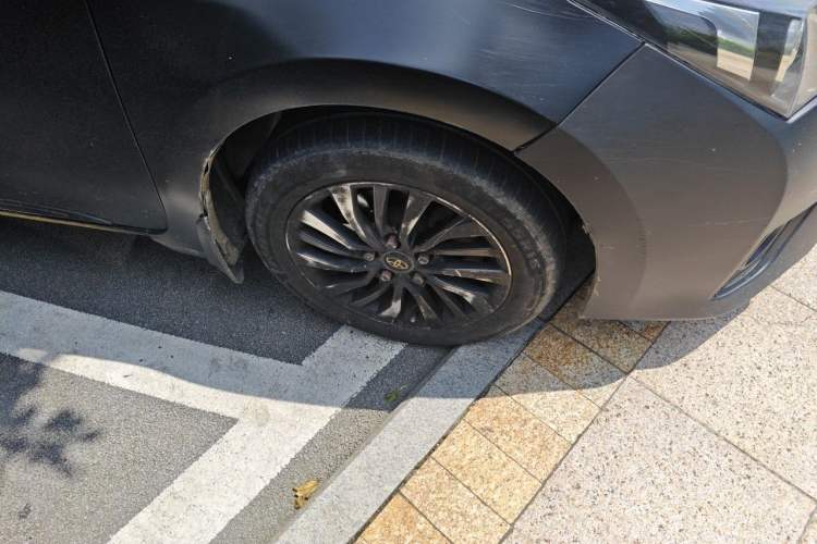 Used Toyota Corolla 2014 1.6L CVT GL-i Leather Edition Right Front Wheel Hub