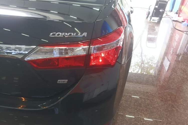 Used Toyota Corolla 2014 1.6L CVT GL Right Rear Taillight