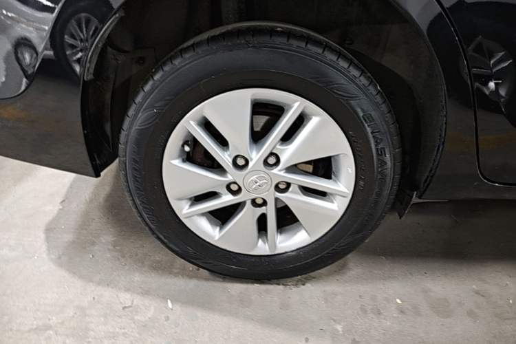 Used Toyota Corolla 2014 1.6L CVT GL Right Rear Wheel Hub