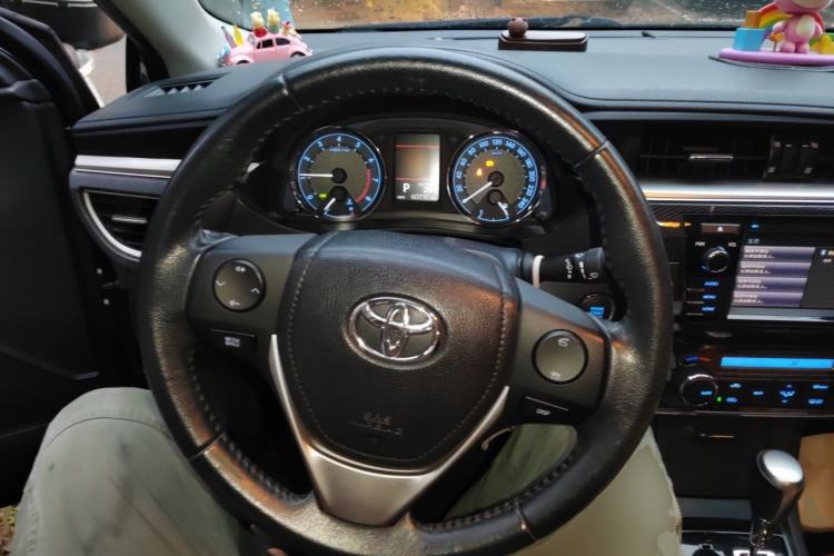 Used Toyota Corolla 2014 1.6L CVT GLX-i Steering Wheel