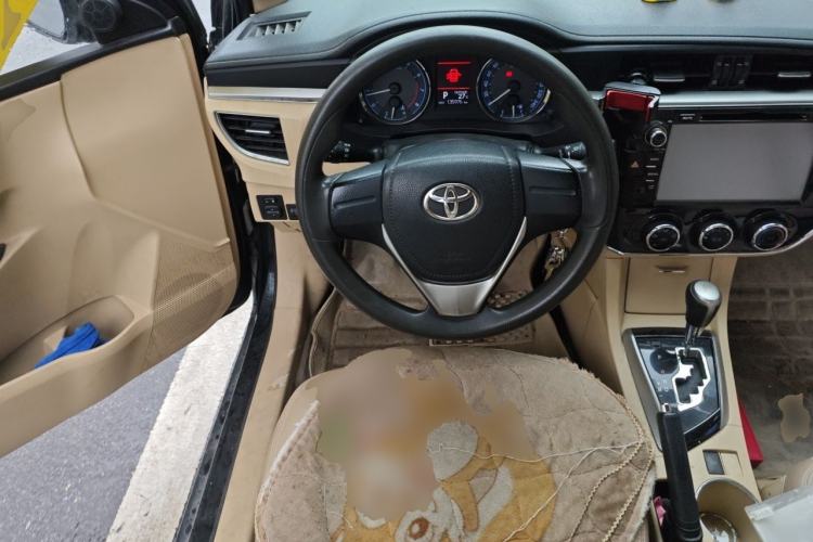 Used Toyota Corolla 2014 1.6L CVT GL-i Steering Wheel