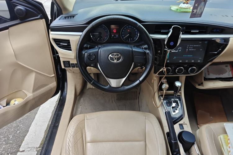 Used Toyota Corolla 2014 1.6L CVT GL-i Leather Edition Steering Wheel
