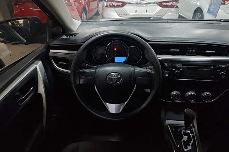 Used Toyota Corolla 2014 1.6L CVT GL Steering Wheel