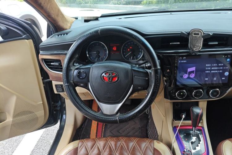 Used Toyota Corolla 2014 1.6L CVT GL-i Leather Edition Steering Wheel