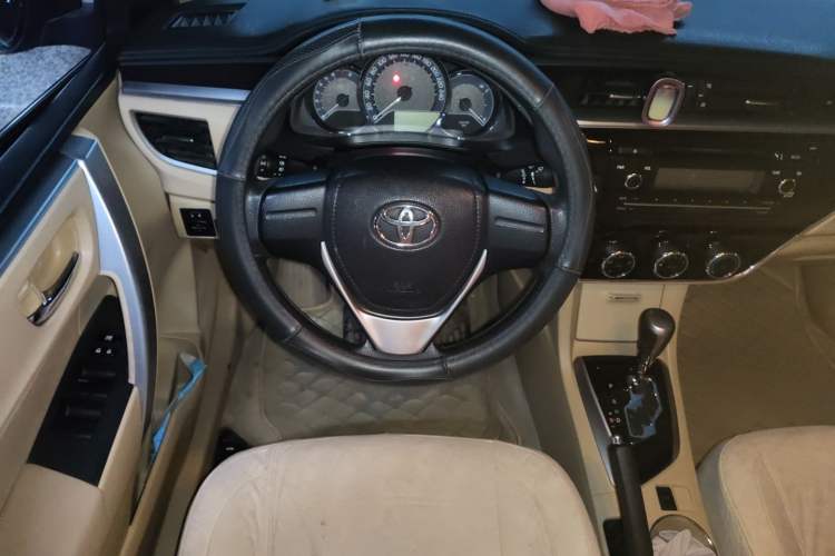 Used Toyota Corolla 2014 1.6L CVT GL Steering Wheel