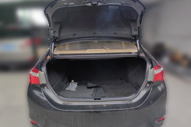 Used Toyota Corolla 2014 1.6L CVT GL-i Trunk