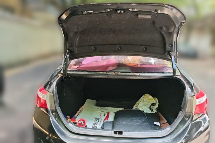 Used Toyota Corolla 2014 1.6L CVT GL Trunk