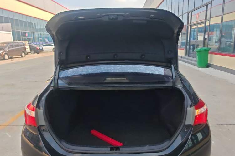 Used Toyota Corolla 2014 1.6L CVT GL Trunk