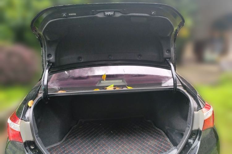 Used Toyota Corolla 2014 1.6L CVT GL Trunk