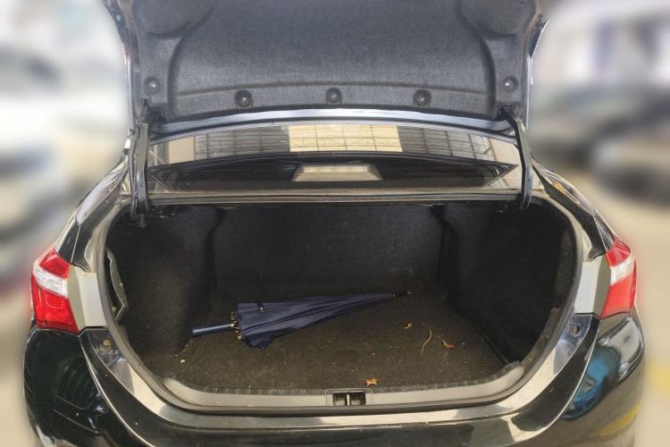 Used Toyota Corolla 2014 1.6L CVT GL Trunk