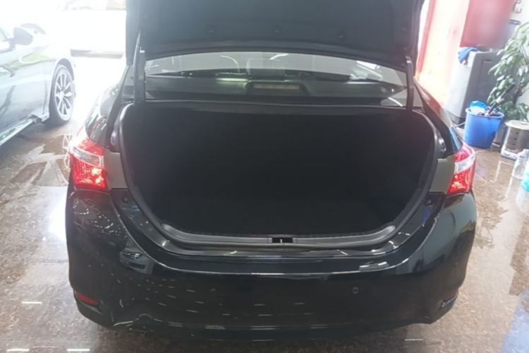 Used Toyota Corolla 2014 1.6L CVT GL Trunk