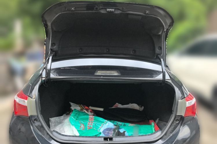 Used Toyota Corolla 2014 1.6L CVT GL Trunk