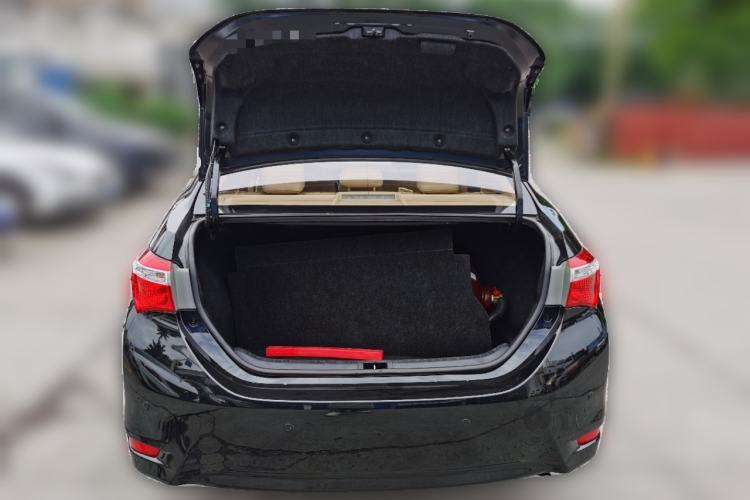 Used Toyota Corolla 2014 1.6L CVT GL-i Trunk