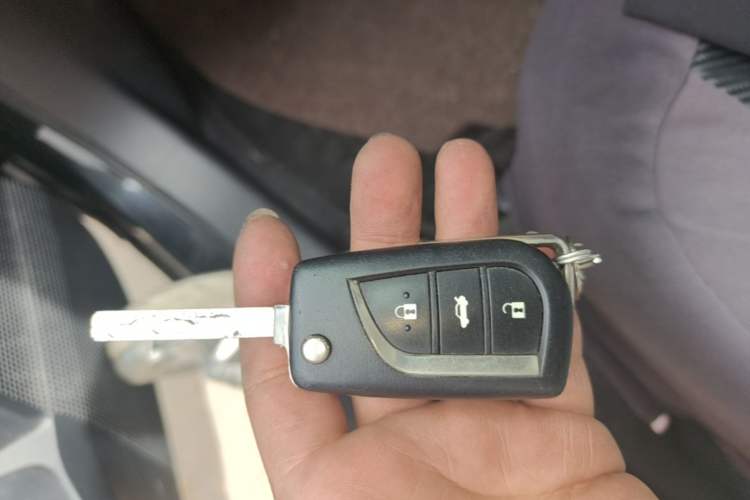 Used Toyota Corolla 2014 1.6L CVT GL Vehicle Key