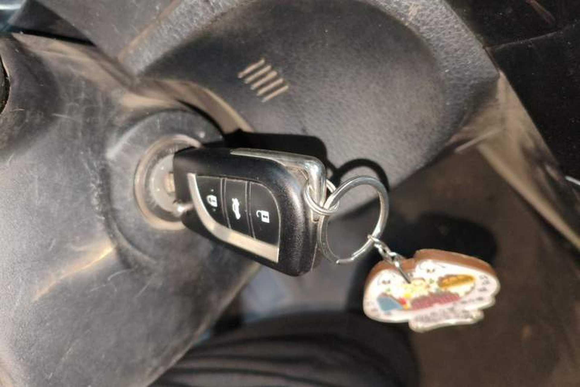 Used Toyota Corolla 2014 1.6L CVT GL Vehicle Key