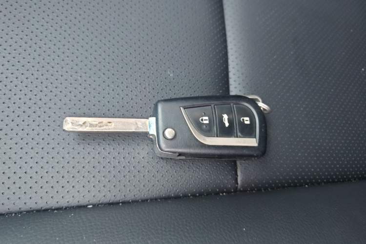 Used Toyota Corolla 2014 1.6L CVT GL Vehicle Key