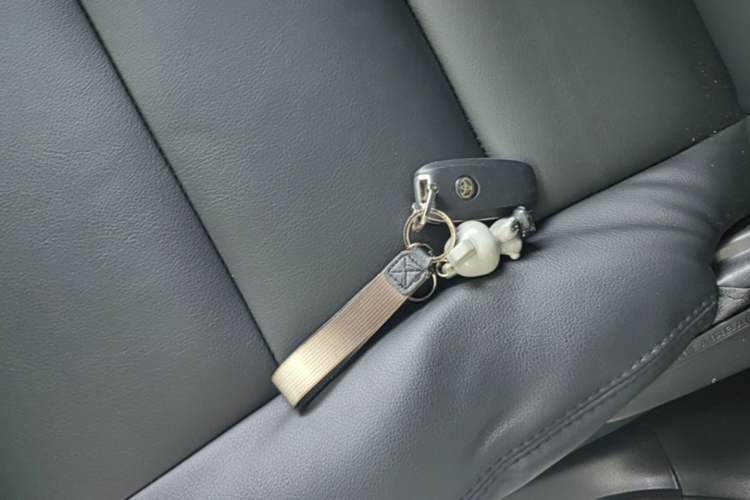 Used Toyota Corolla 2014 1.6L CVT GL-i Vehicle Key