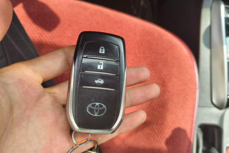 Used Toyota Corolla 2014 1.8L CVT GLX-i Vehicle Key
