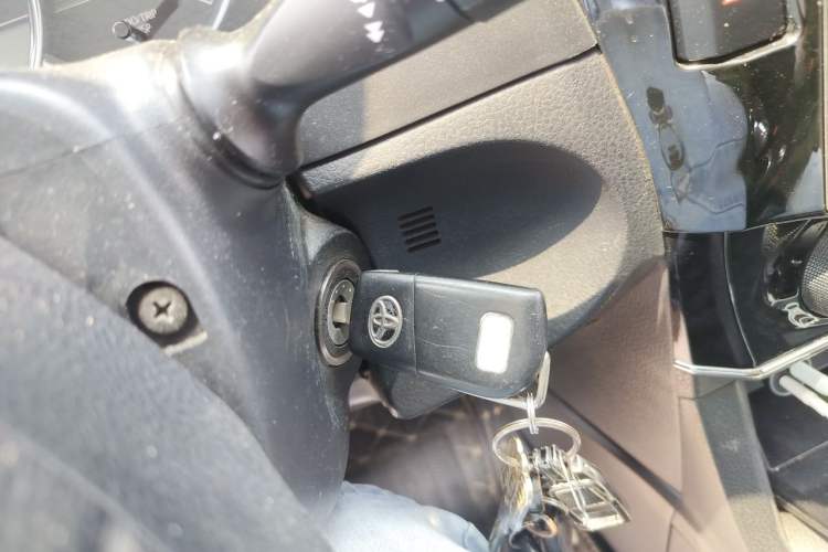 Used Toyota Corolla 2014 1.6L Manual GL Vehicle Key