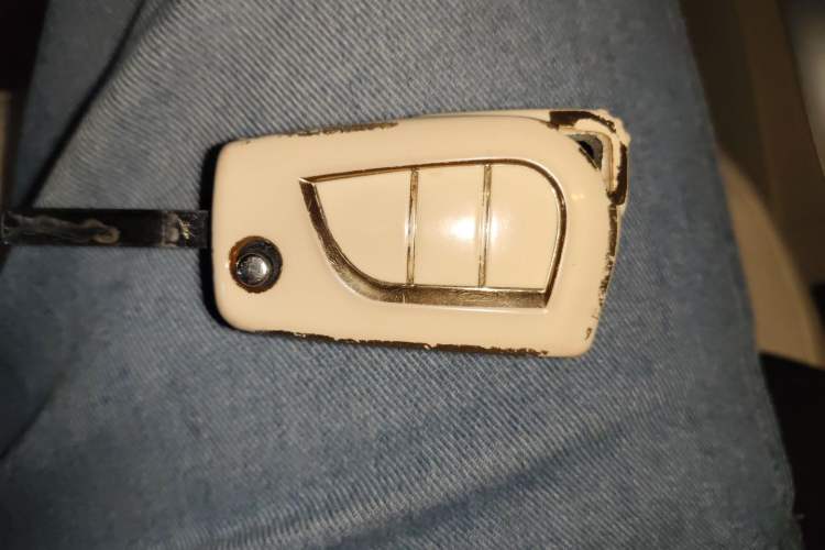 Used Toyota Corolla 2014 1.6L CVT GL Vehicle Key