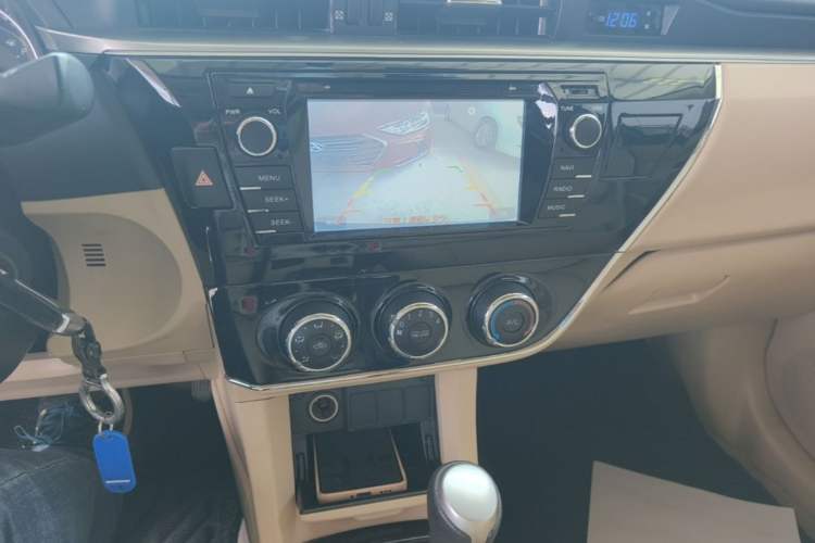 Used Toyota Corolla 2014 1.6L CVT GL Audio And AC Panel