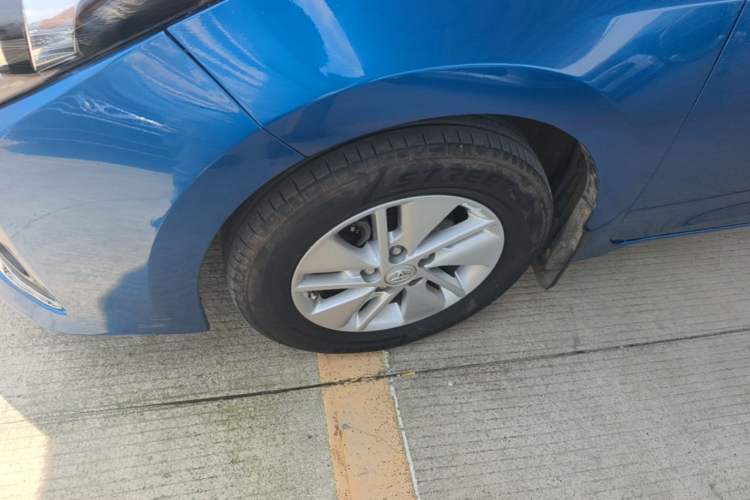Used Toyota Corolla 2014 1.6L CVT GL Left Front Wheel Hub