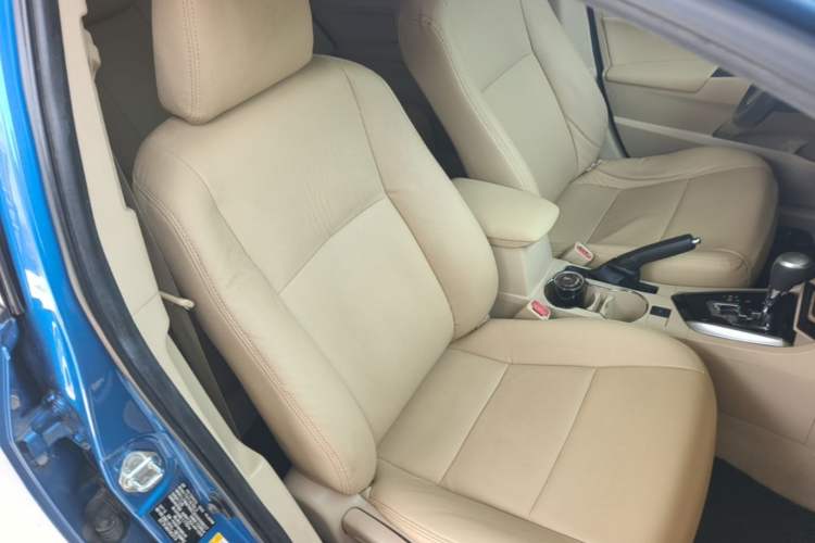 Used Toyota Corolla 2014 1.6L CVT GL Right Front Seat