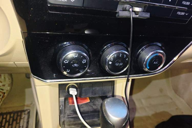 Used Toyota Corolla 2014 1.6L CVT GL Audio And AC Panel