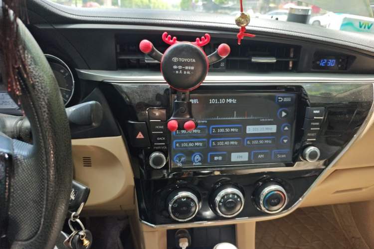 Used Toyota Corolla 2014 1.6L CVT GL Audio And AC Panel