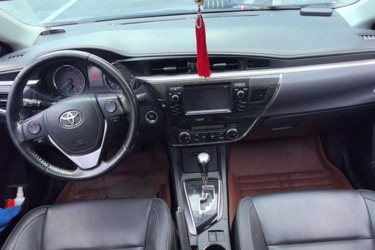Used Toyota Corolla 2014 1.6L CVT GLX-i Center Console