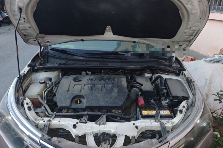 Used Toyota Corolla 2014 1.6L CVT GL Engine Bay