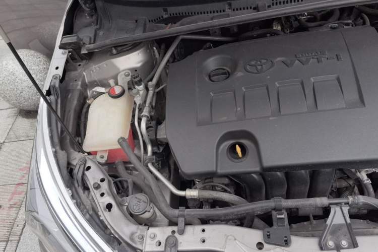 Used Toyota Corolla 2014 1.6L CVT GLX-i Engine Bay Right