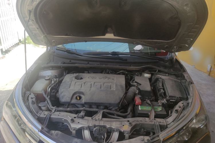 Used Toyota Corolla 2014 1.6L CVT GL Engine Bay