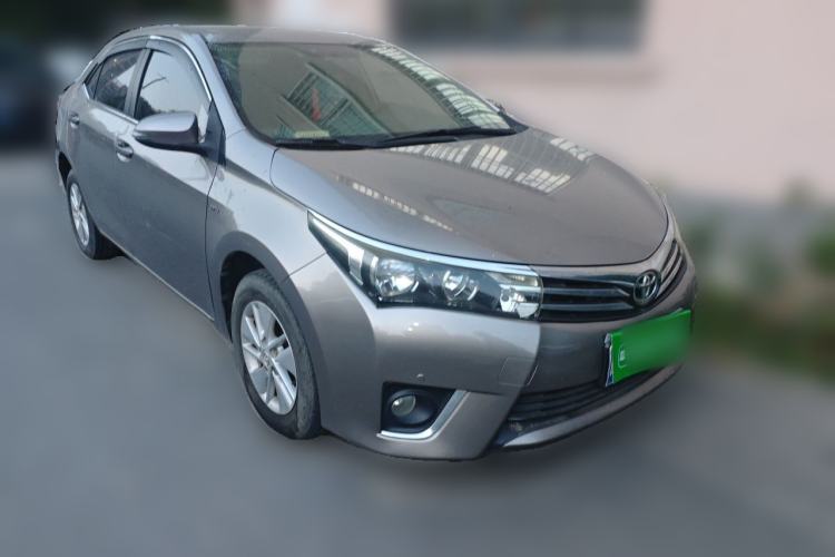 Used Toyota Corolla 2014 1.6L CVT GL Front Right 45 Deg