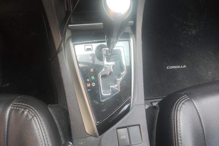 Used Toyota Corolla 2014 1.6L CVT GL Gear Lever