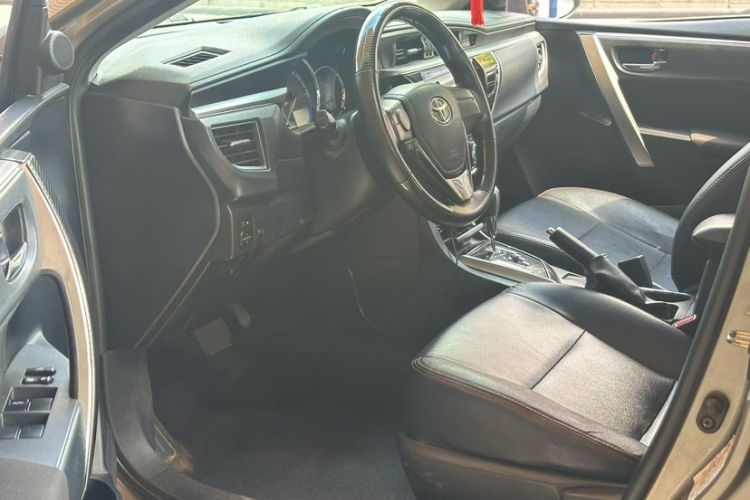 Used Toyota Corolla 2014 1.6L CVT GL Interior 4