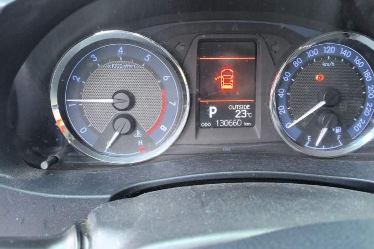 Used Toyota Corolla 2014 1.6L CVT GLX-i Odometer Close Up