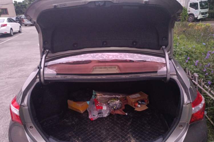 Used Toyota Corolla 2014 1.6L CVT GL Trunk