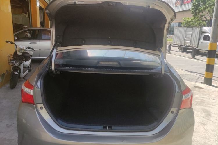 Used Toyota Corolla 2014 1.6L CVT GL Trunk