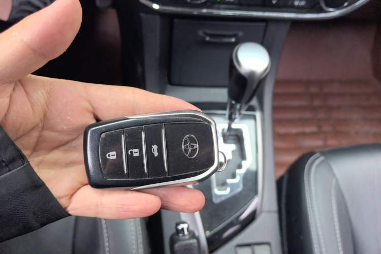 Used Toyota Corolla 2014 1.6L CVT GLX-i Vehicle Key